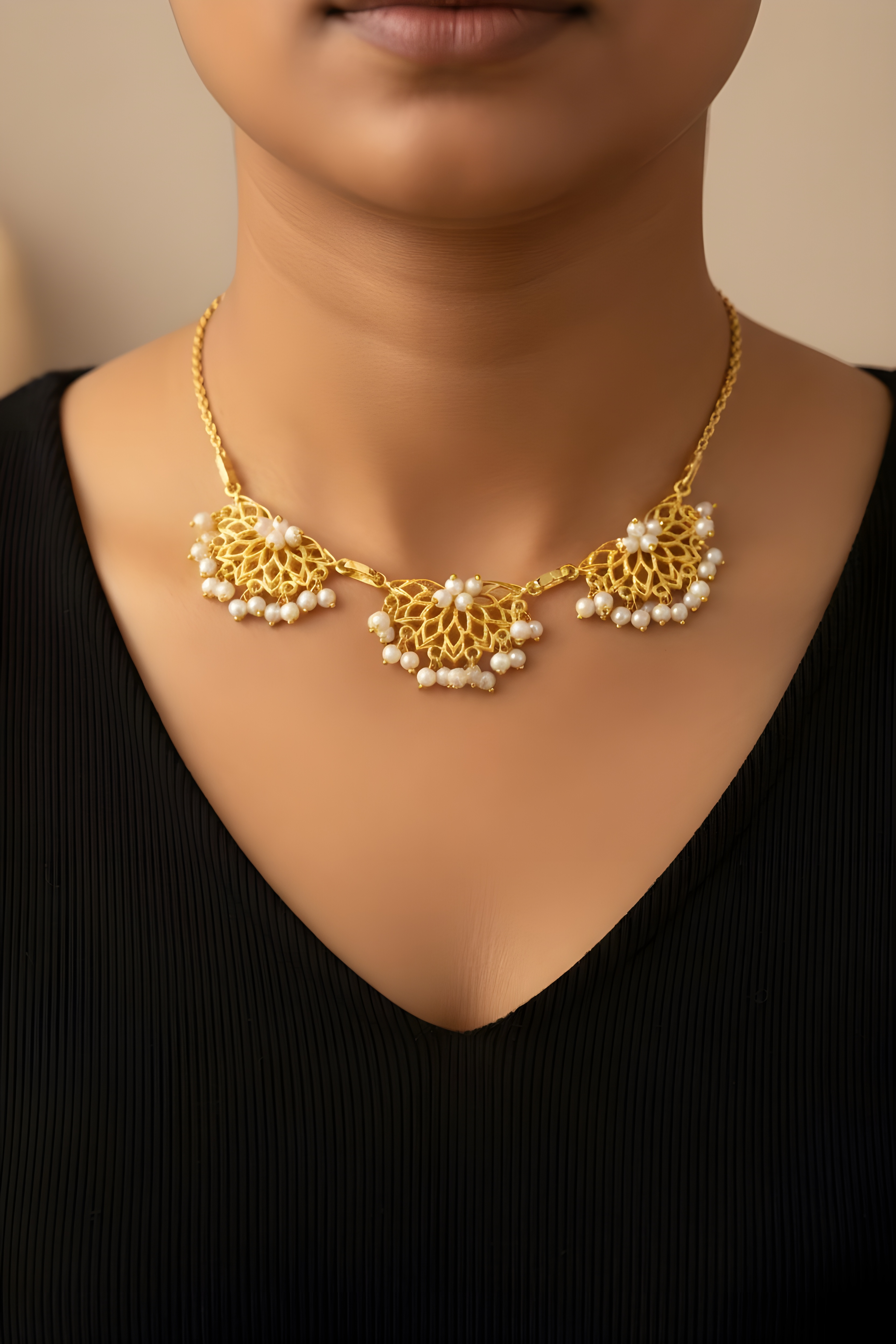 Saanjh Lotus Web – Pearl Choker