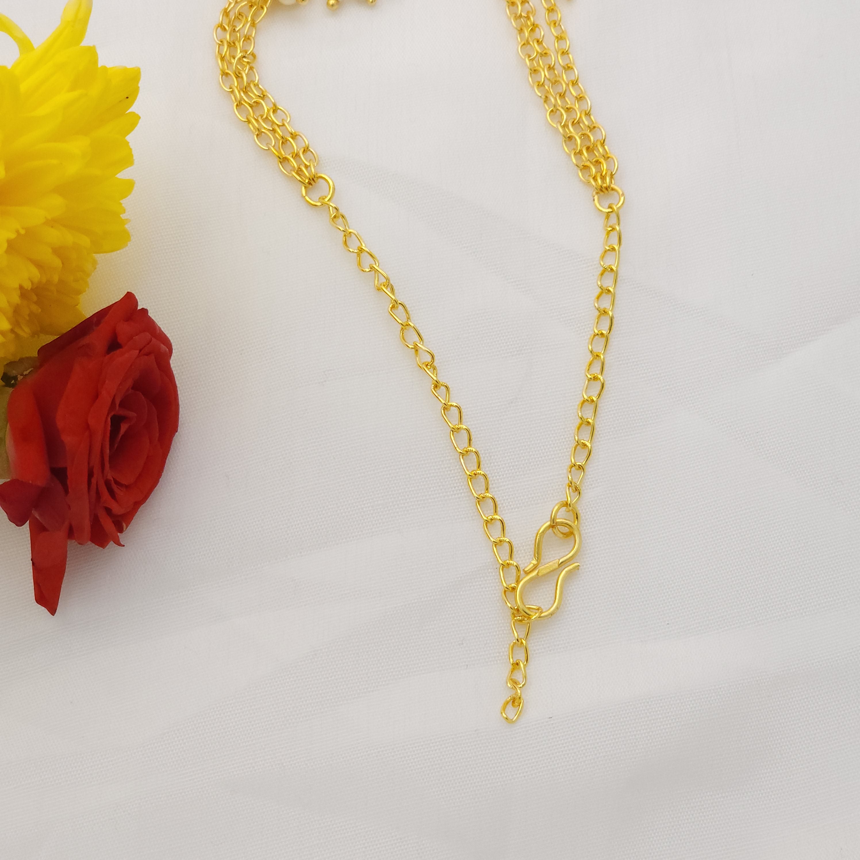 Riwaayat Strings – Triple Layer Pearl Haar