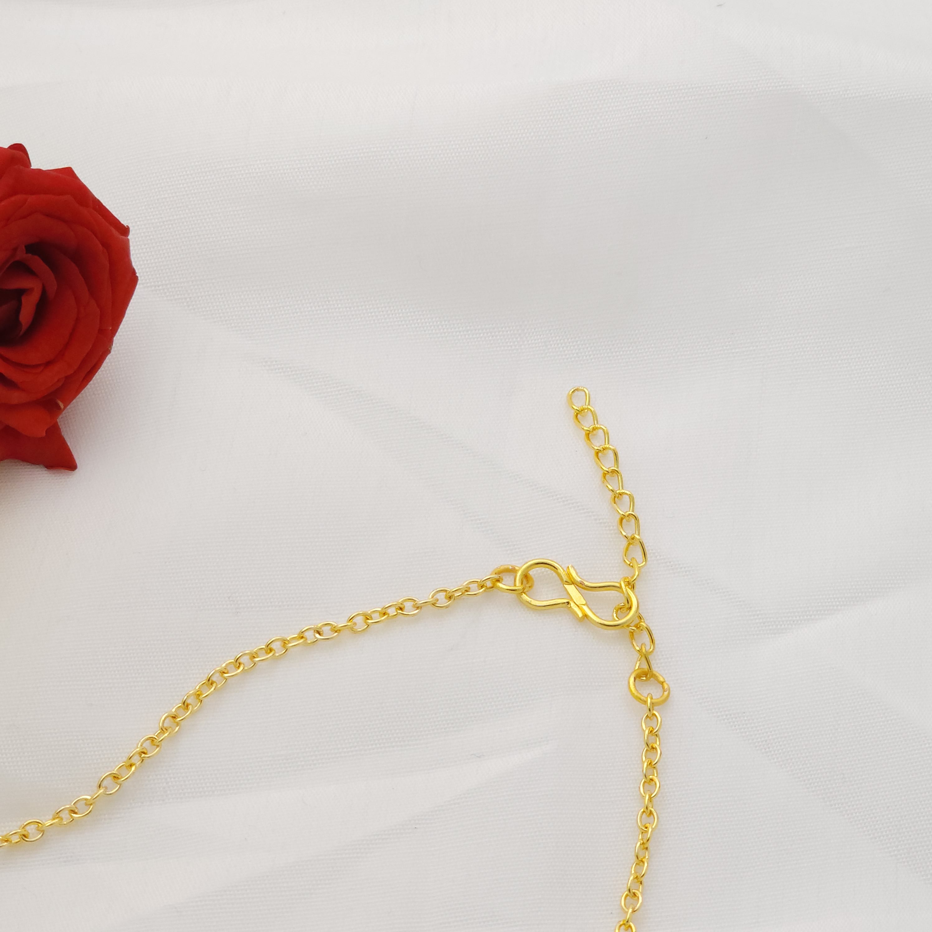 Saanjh Lotus Web – Pearl Choker