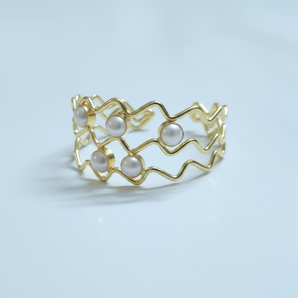 Pearl Current Statement Bracelet