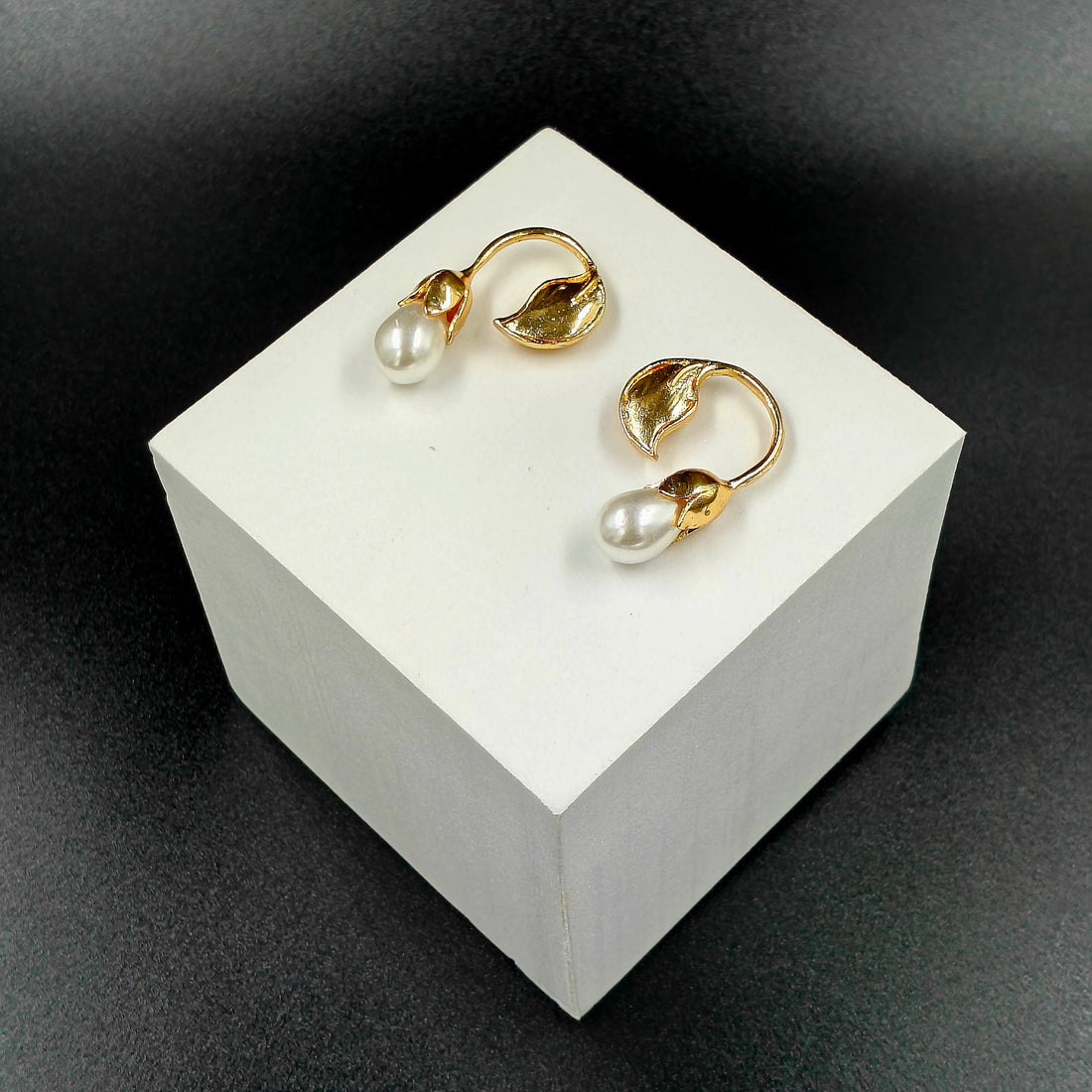 Lilydrop Pearl Studs